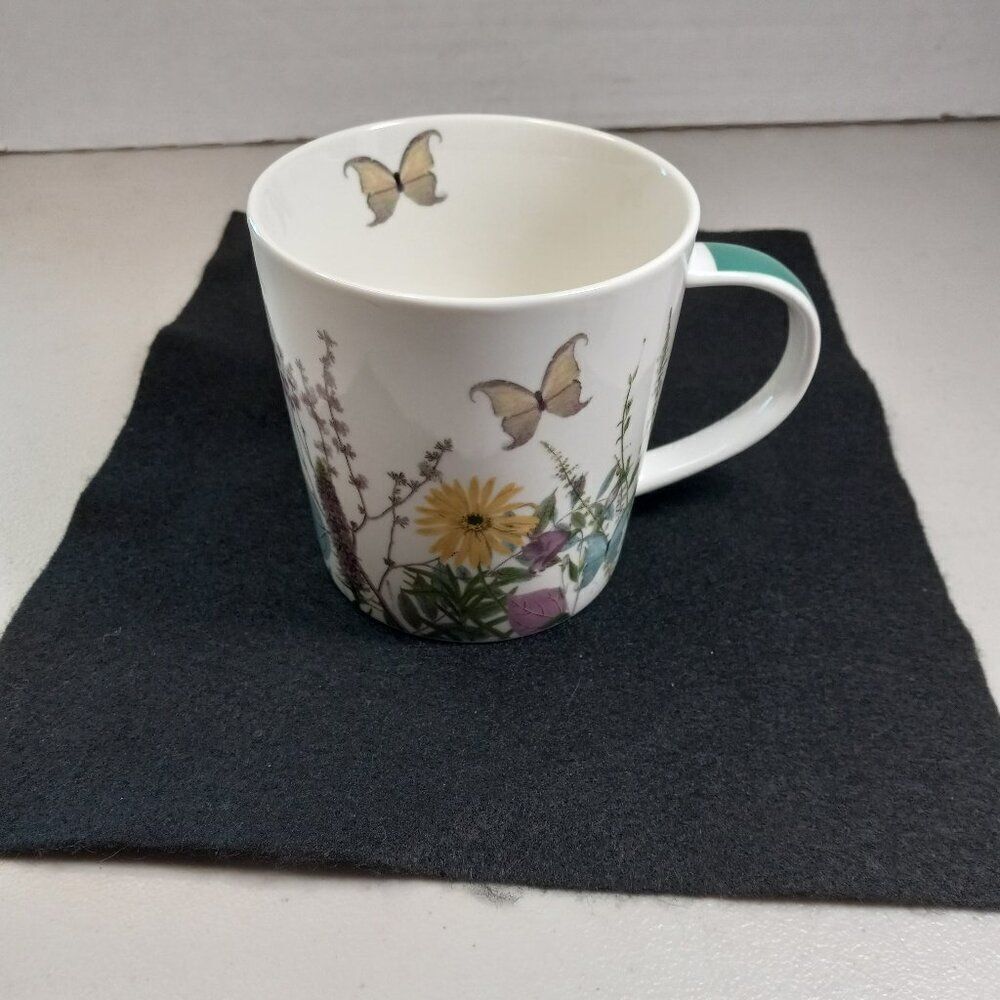 Paper Products Design Flowers & Butterflys Mug Cottagecore Countrycore Kitsch